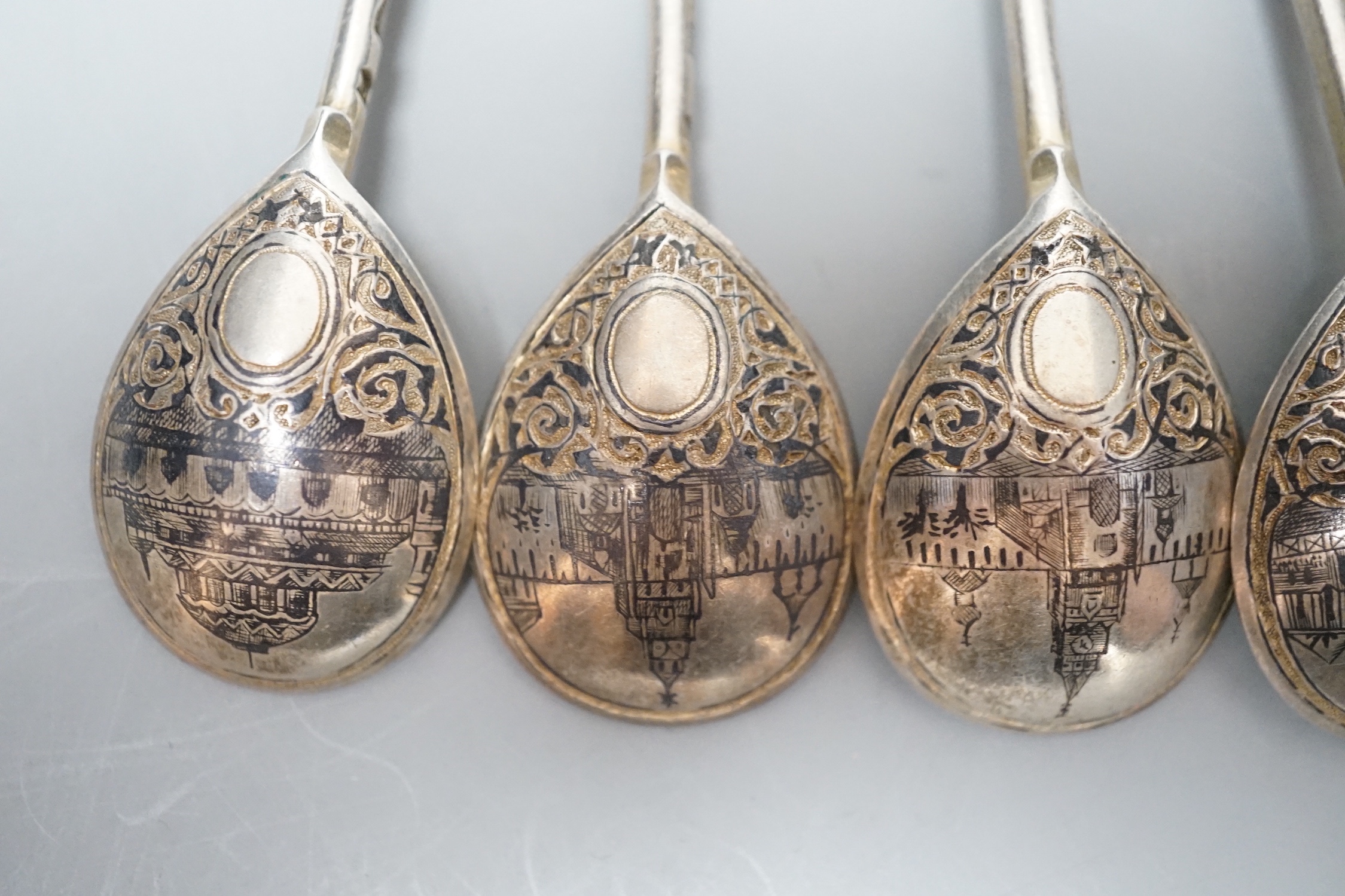 A set of five late 19th century Russian 84 zolotnik and niello spoons, 1875, 12.7cm, gross 135 grams.